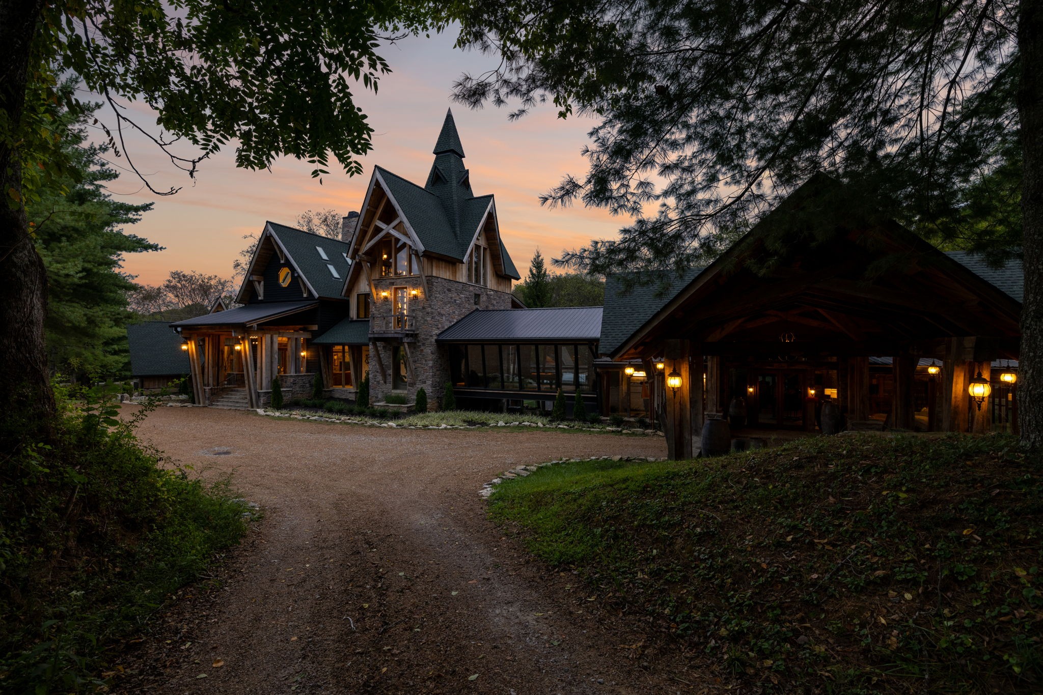 2465 Old Charlotte Pike