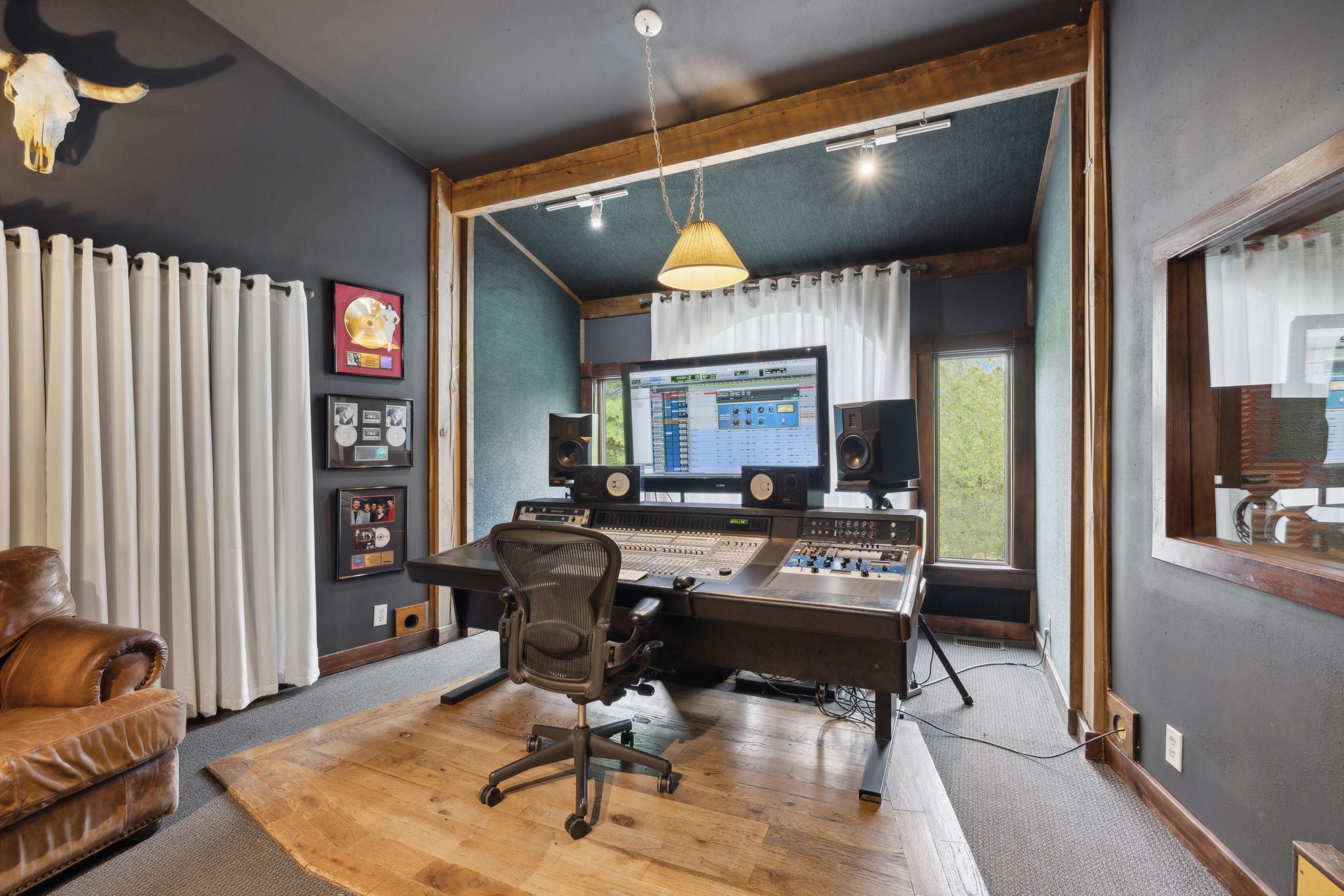 2465 Old Charlotte Pike