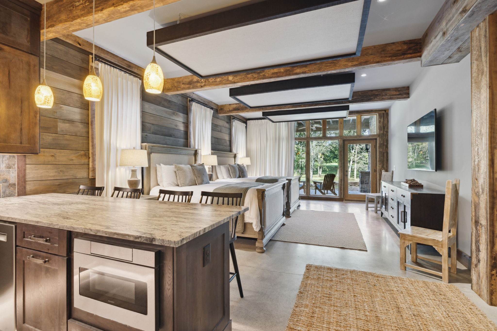 2465 Old Charlotte Pike