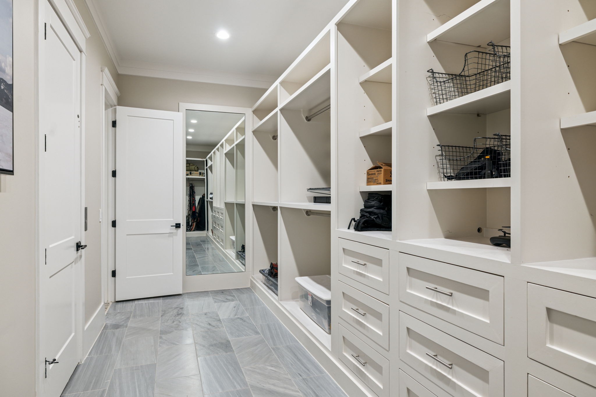1401 Montmorenci Pass