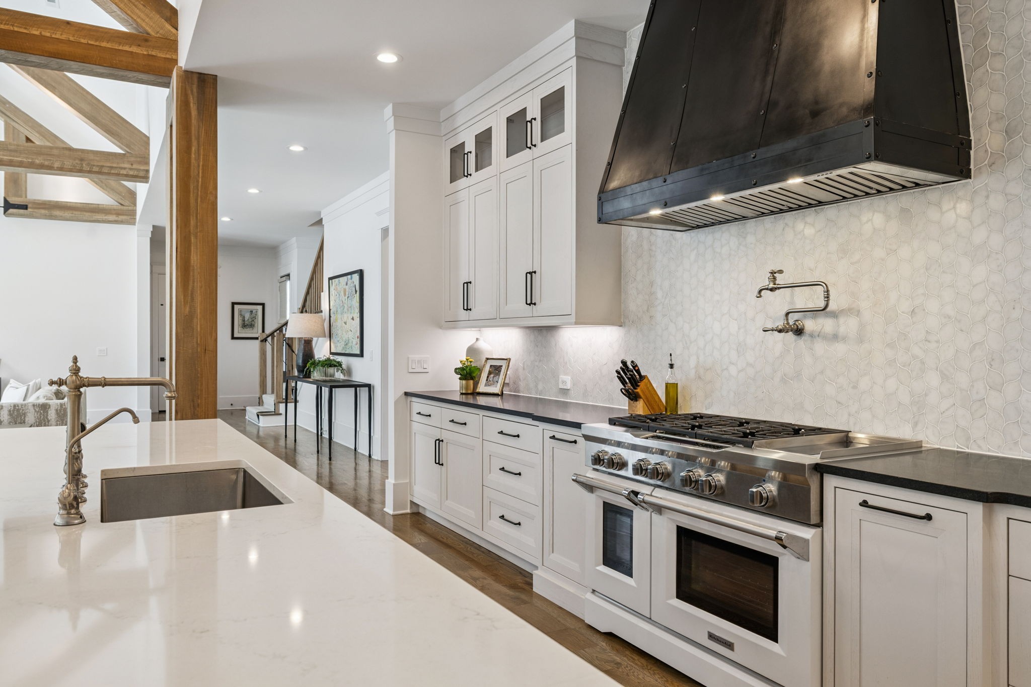 1401 Montmorenci Pass