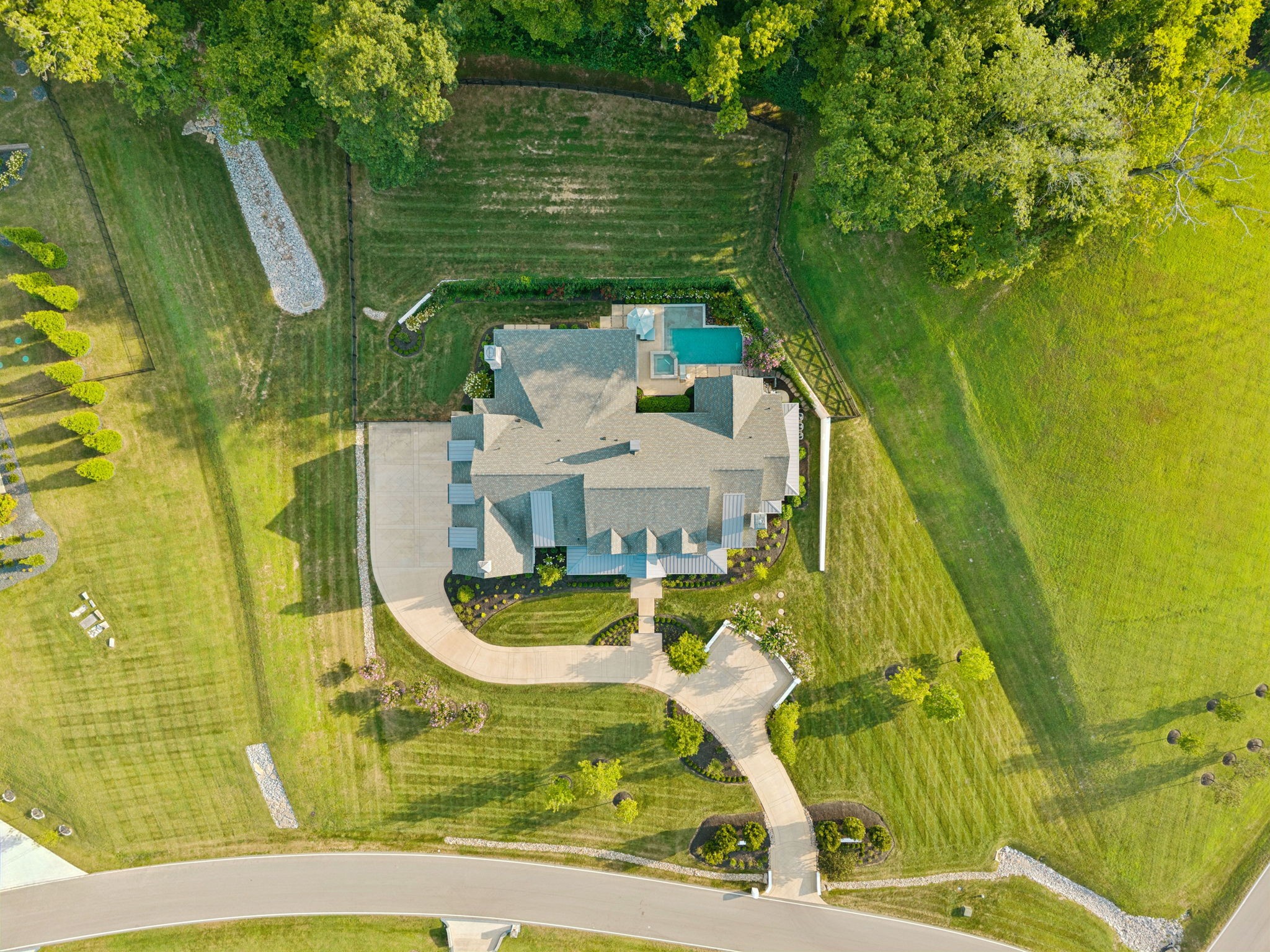 1401 Montmorenci Pass