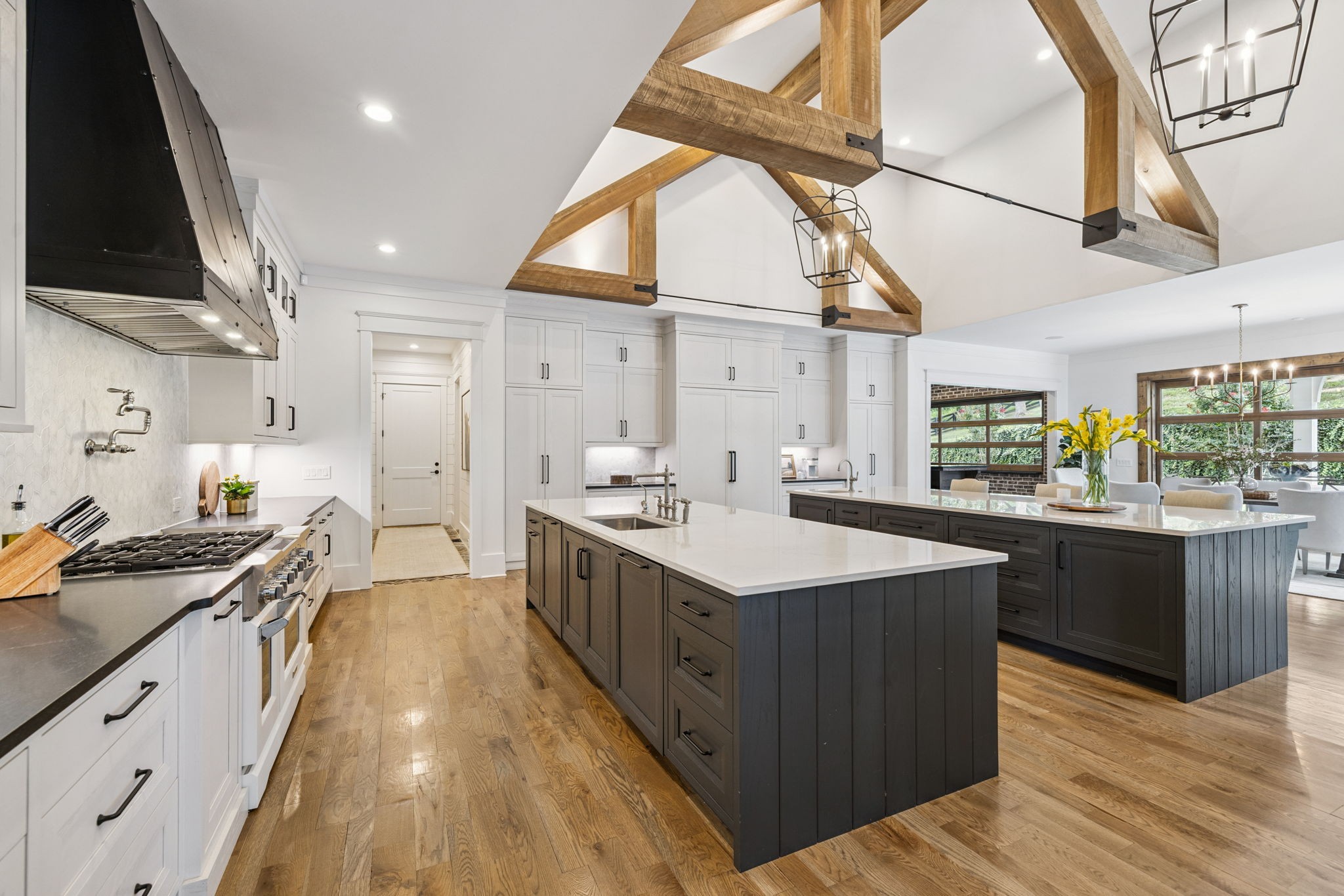 1401 Montmorenci Pass