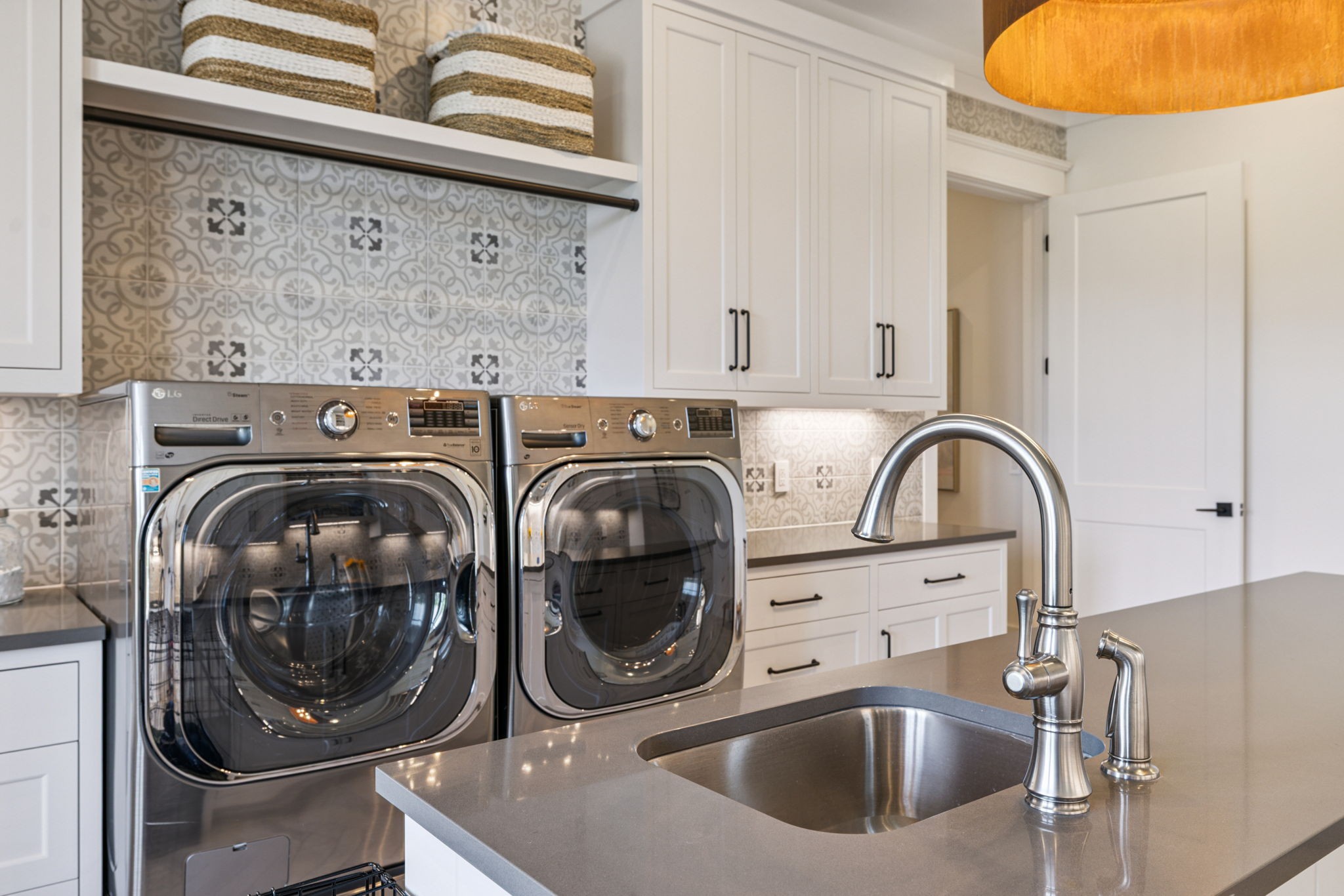 1401 Montmorenci Pass