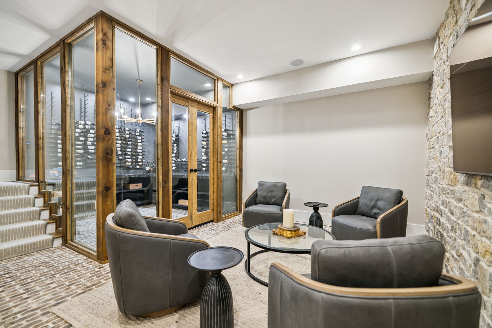 1401 Montmorenci Pass