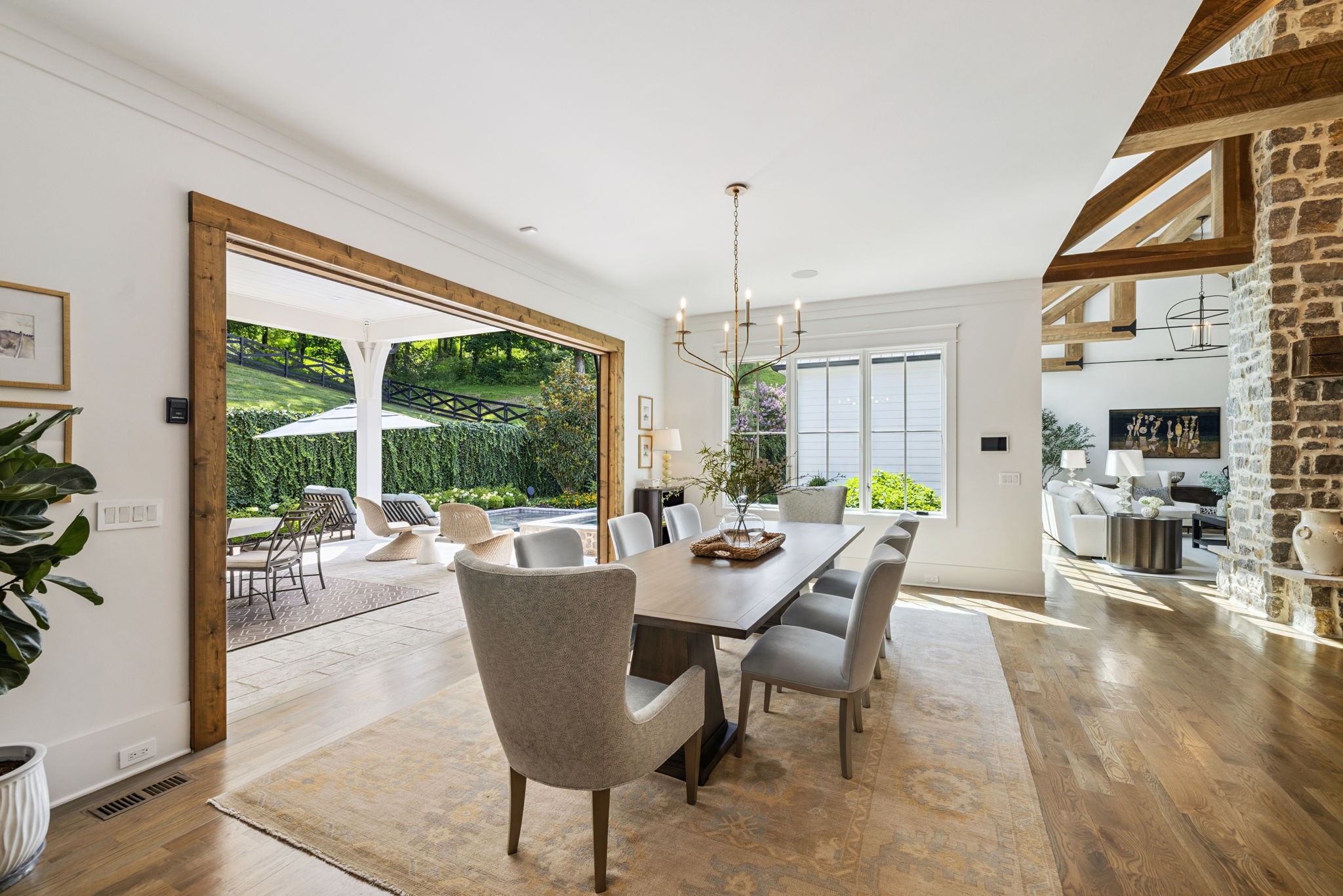1401 Montmorenci Pass