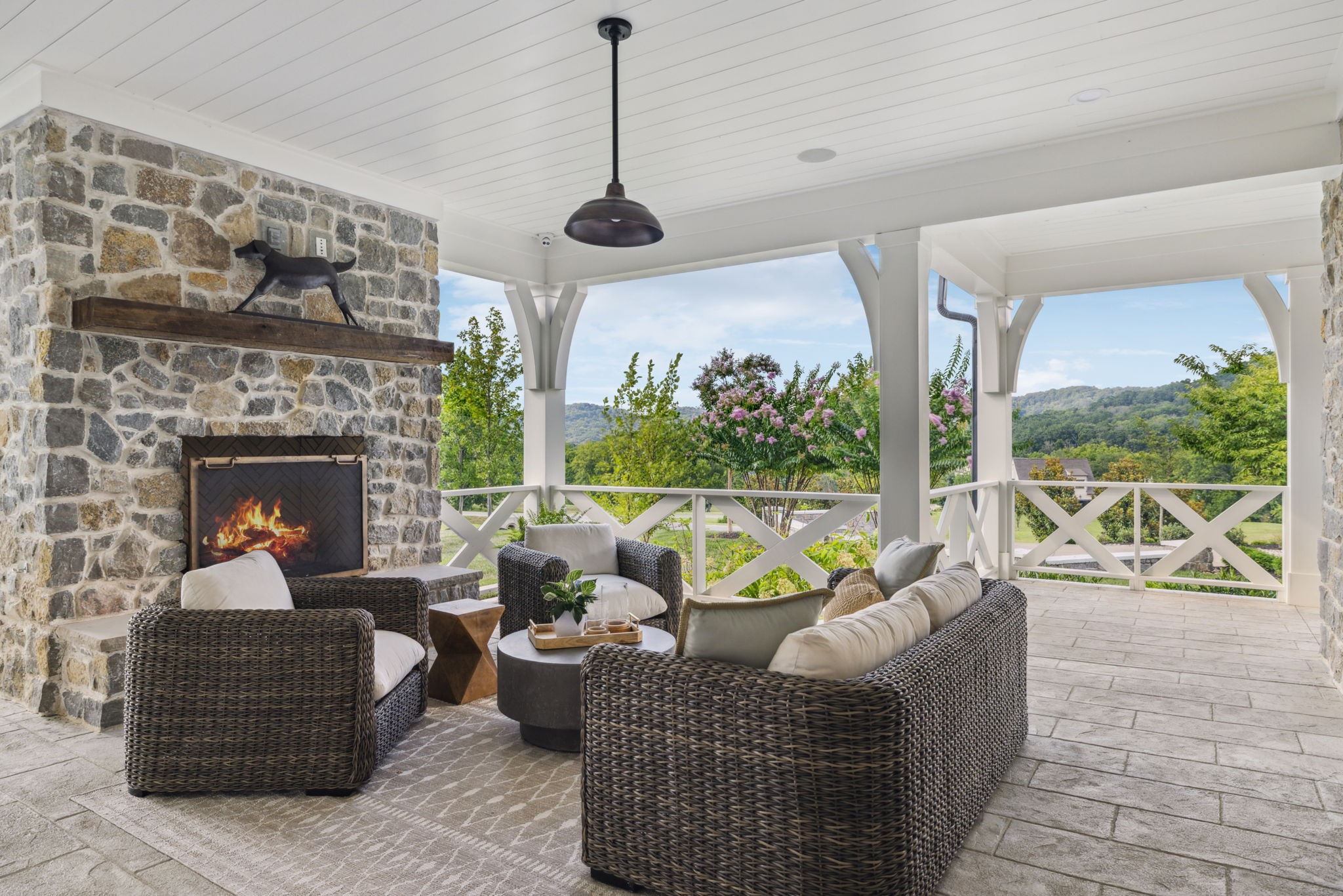 1401 Montmorenci Pass