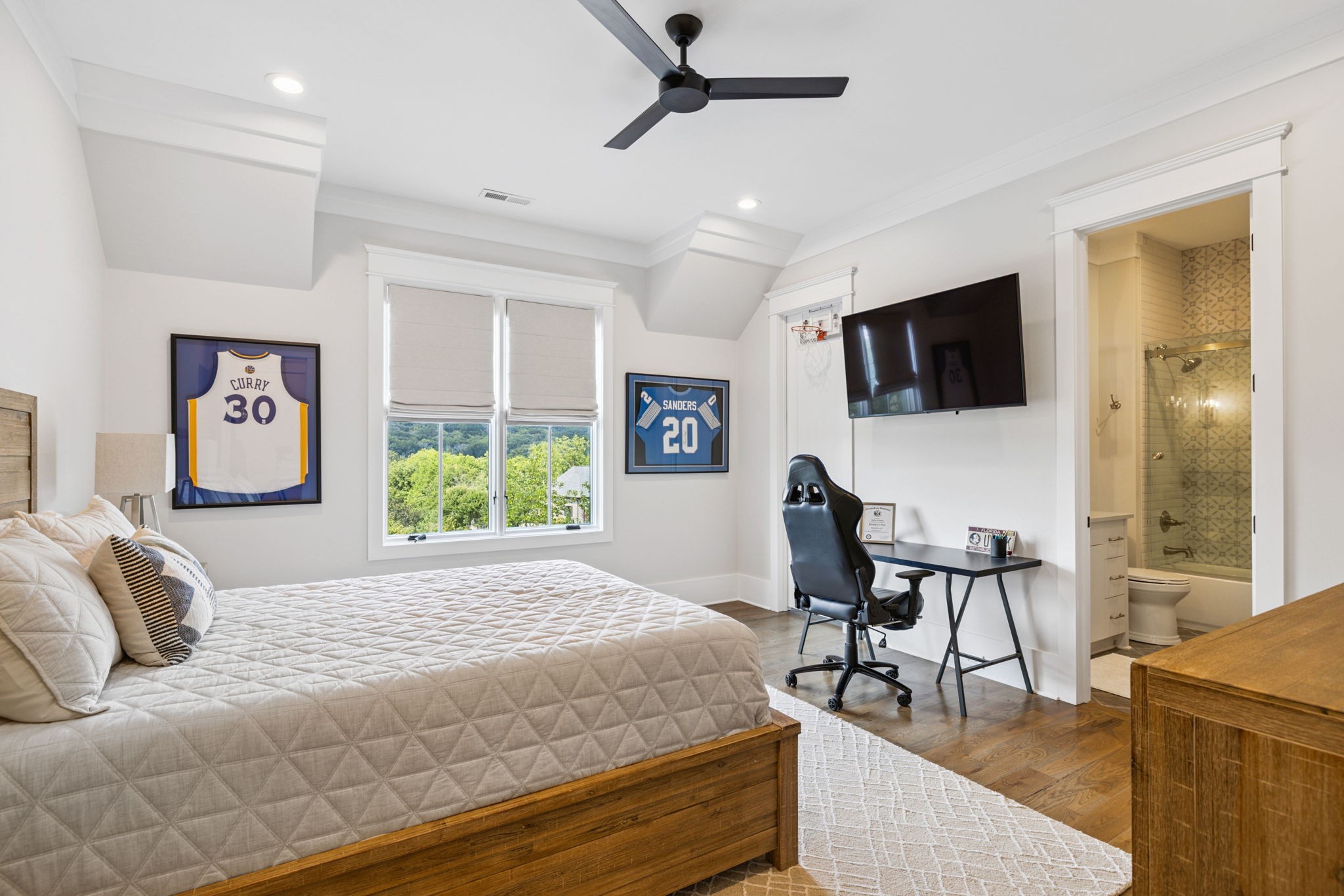 1401 Montmorenci Pass