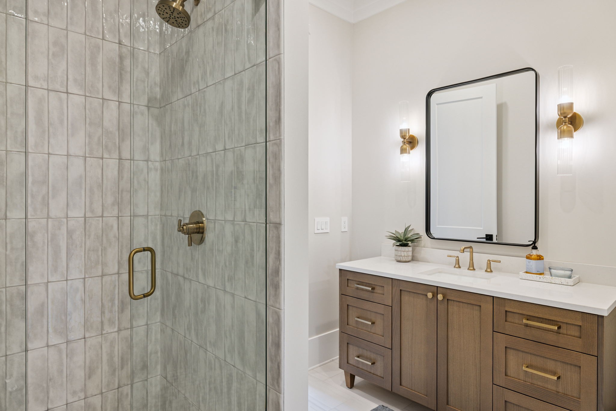 1401 Montmorenci Pass