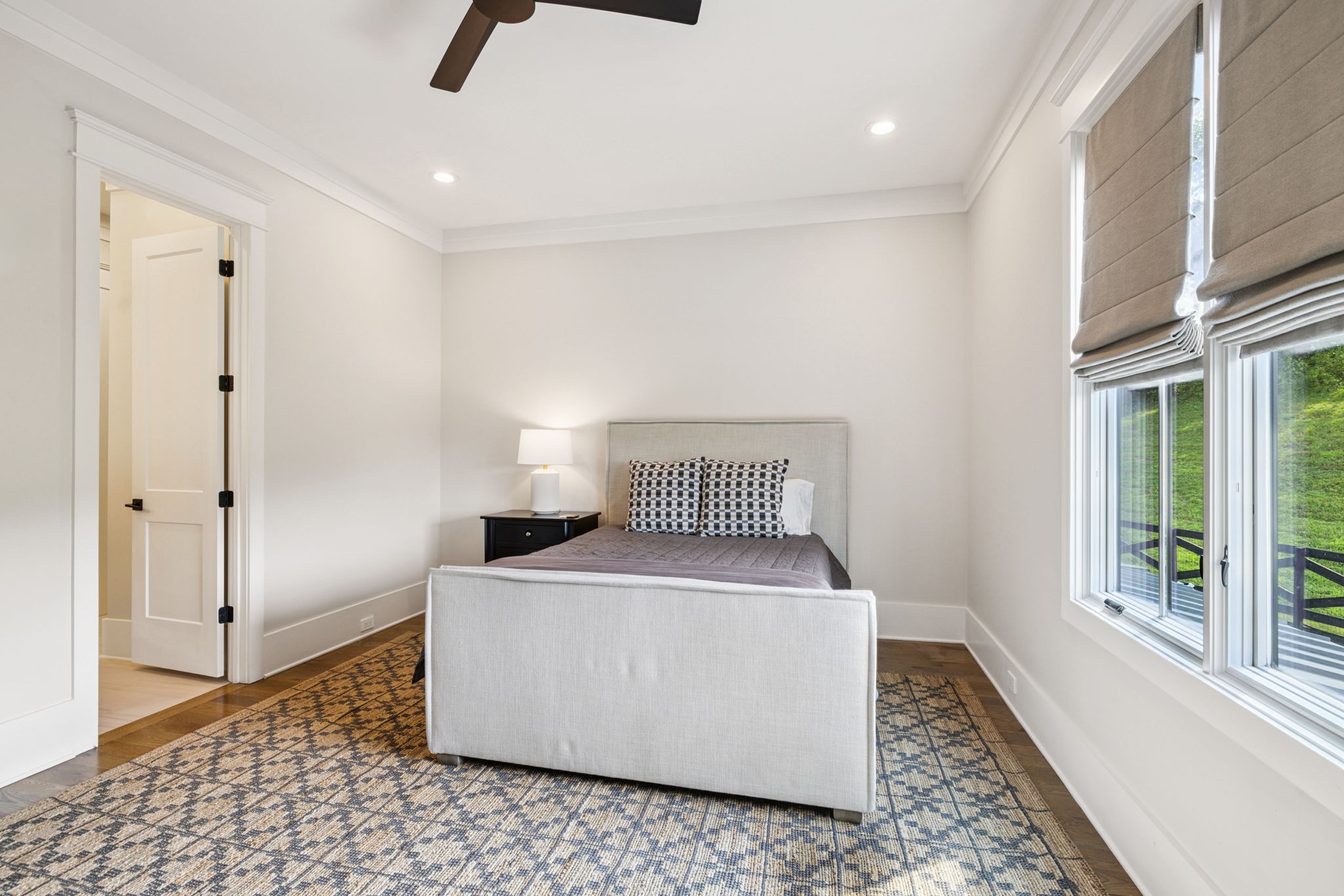 1401 Montmorenci Pass