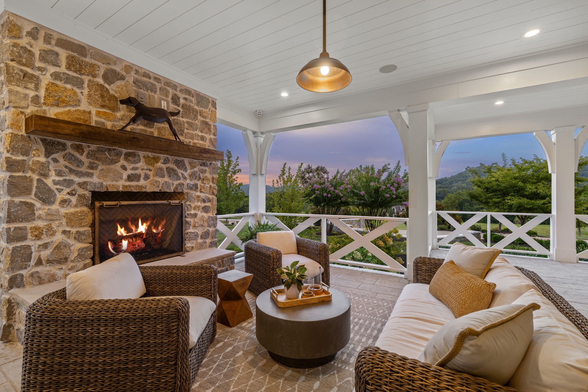 1401 Montmorenci Pass