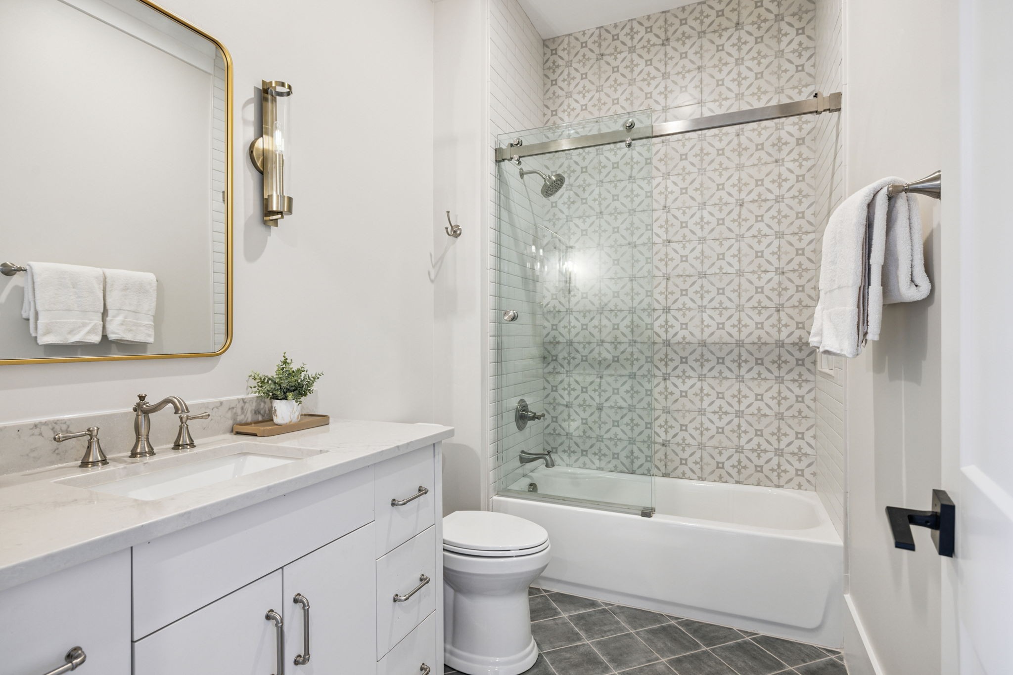 1401 Montmorenci Pass