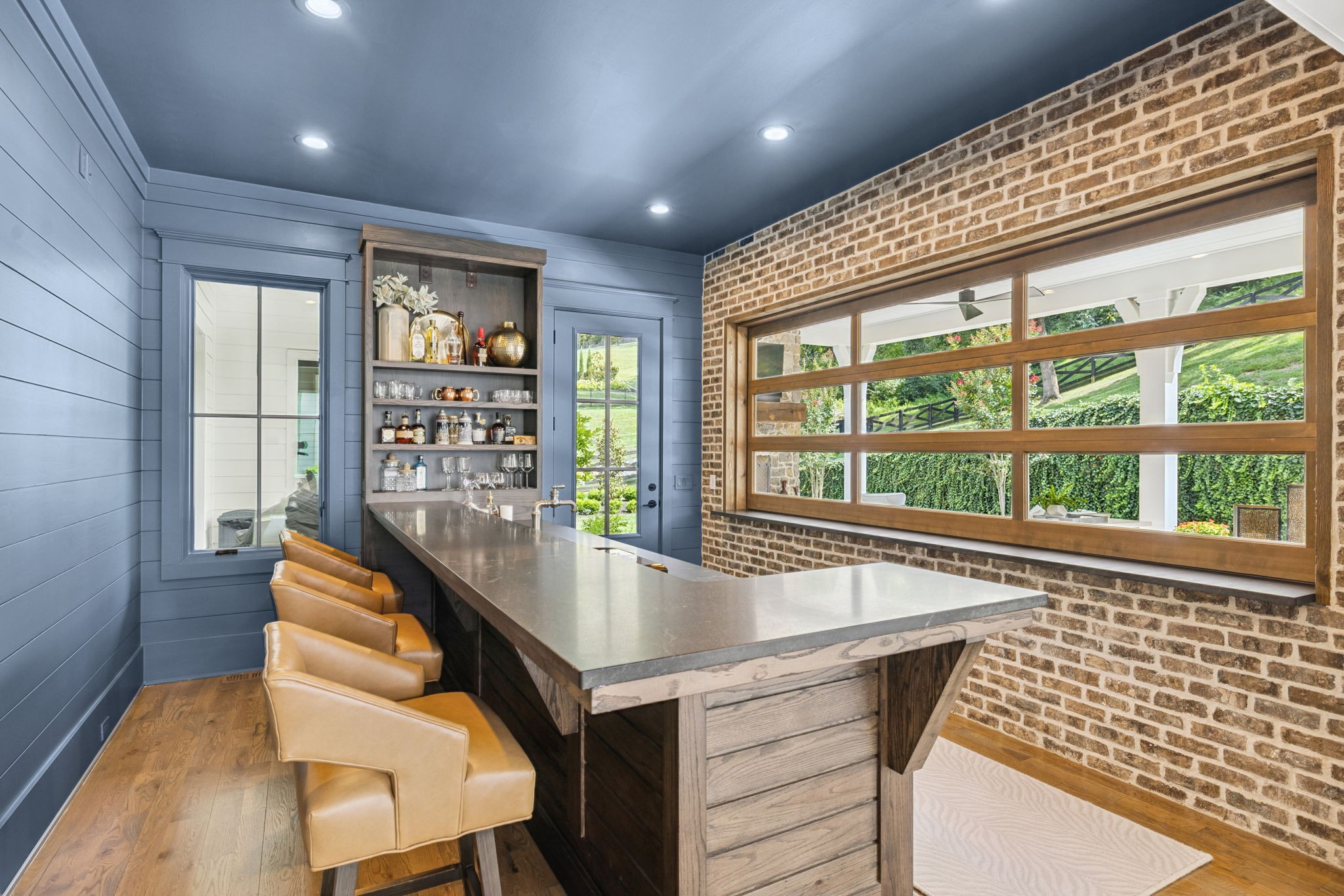 1401 Montmorenci Pass