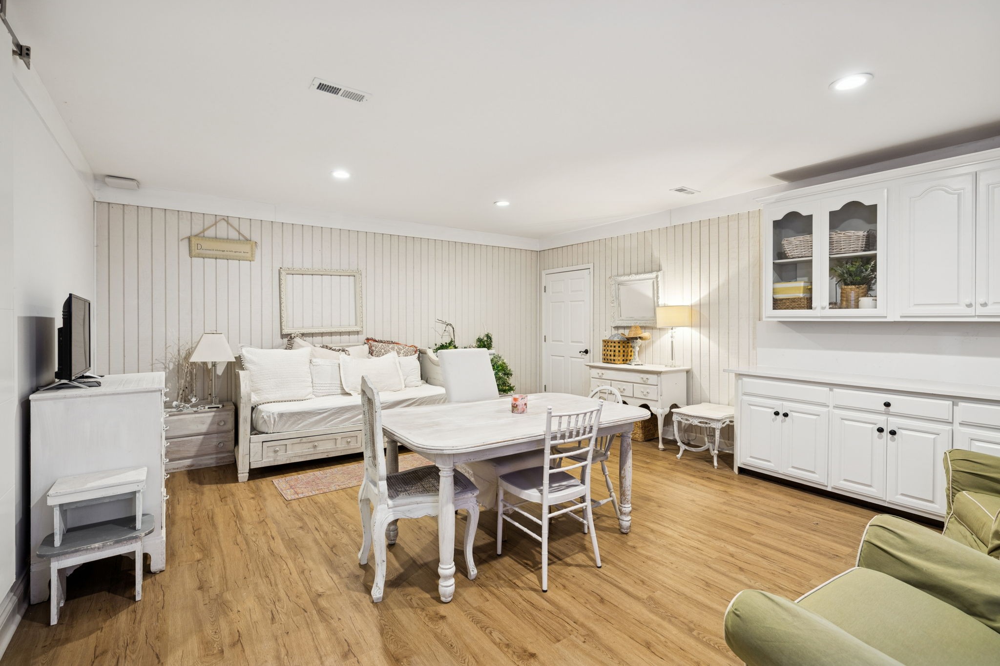 2194 S Berrys Chapel Rd