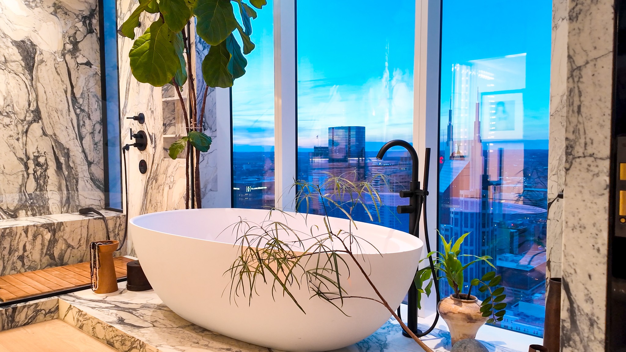 160 2nd Ave, S Unit: 4002