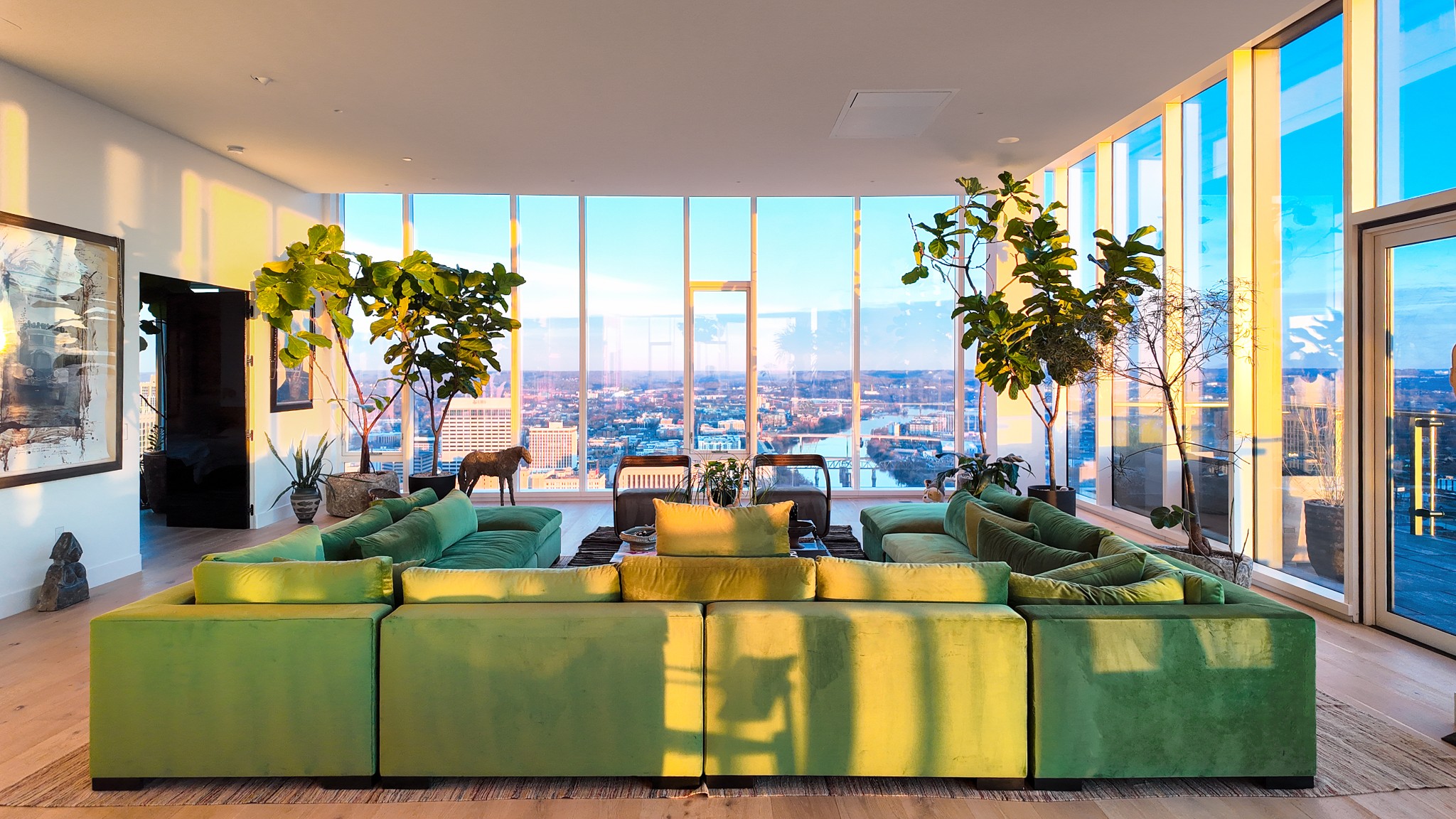 160 2nd Ave, S Unit: 4002