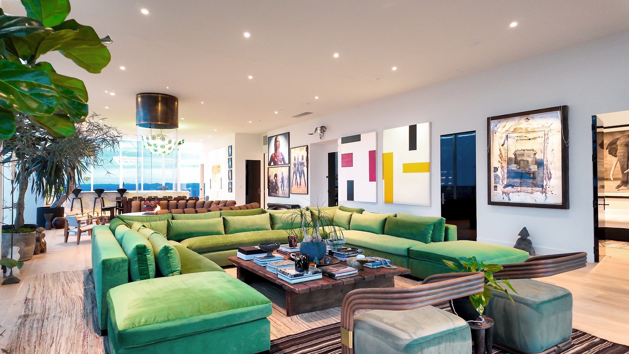 160 2nd Ave, S Unit: 4002