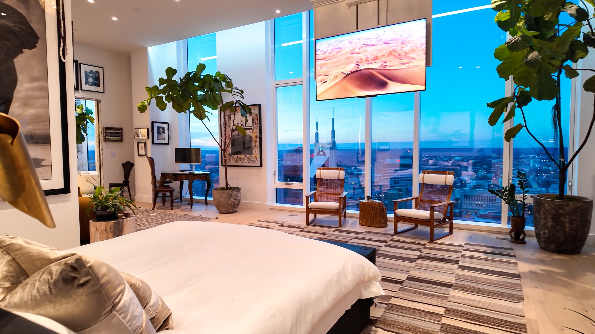 160 2nd Ave, S Unit: 4002