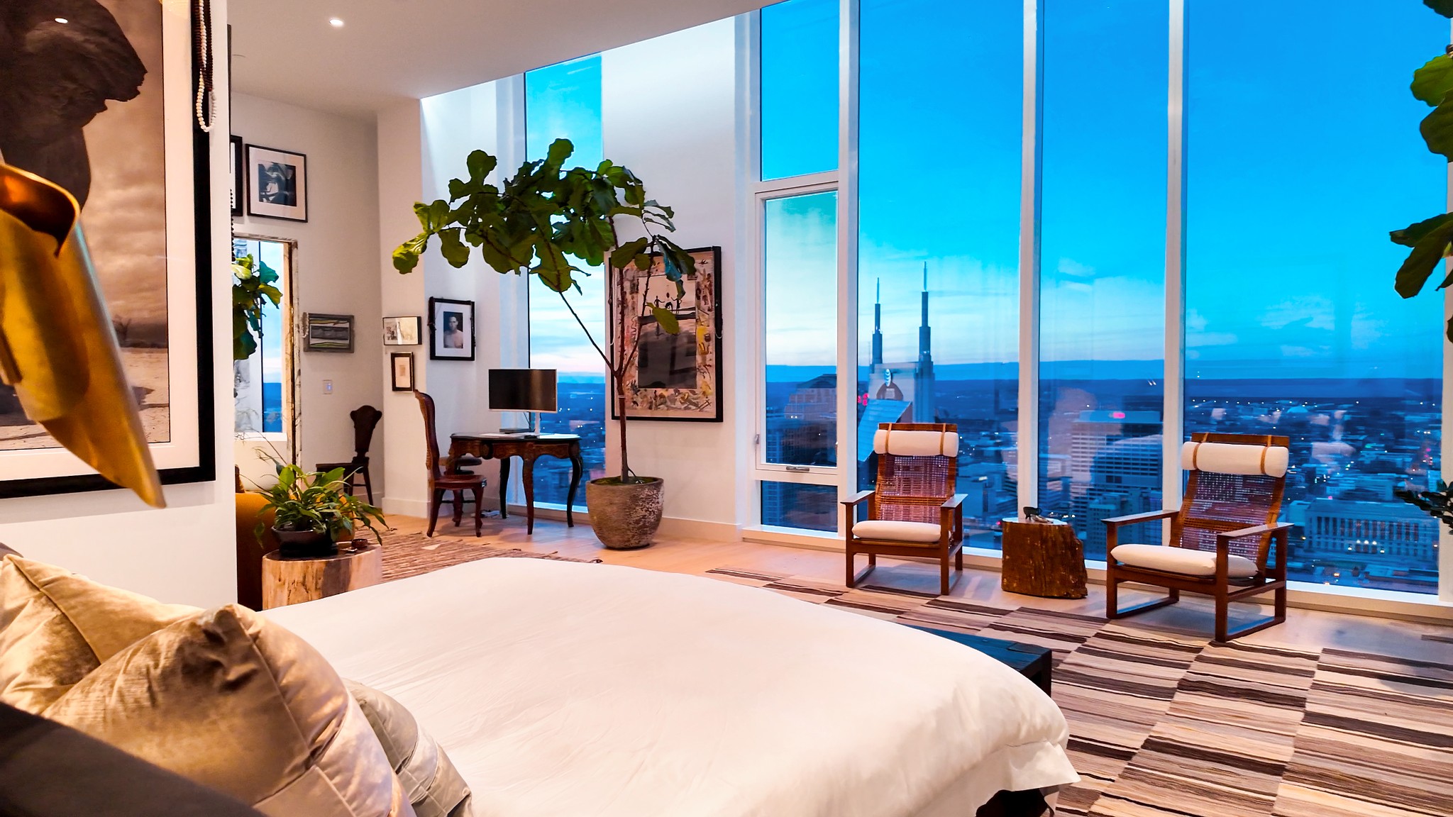 160 2nd Ave, S Unit: 4002