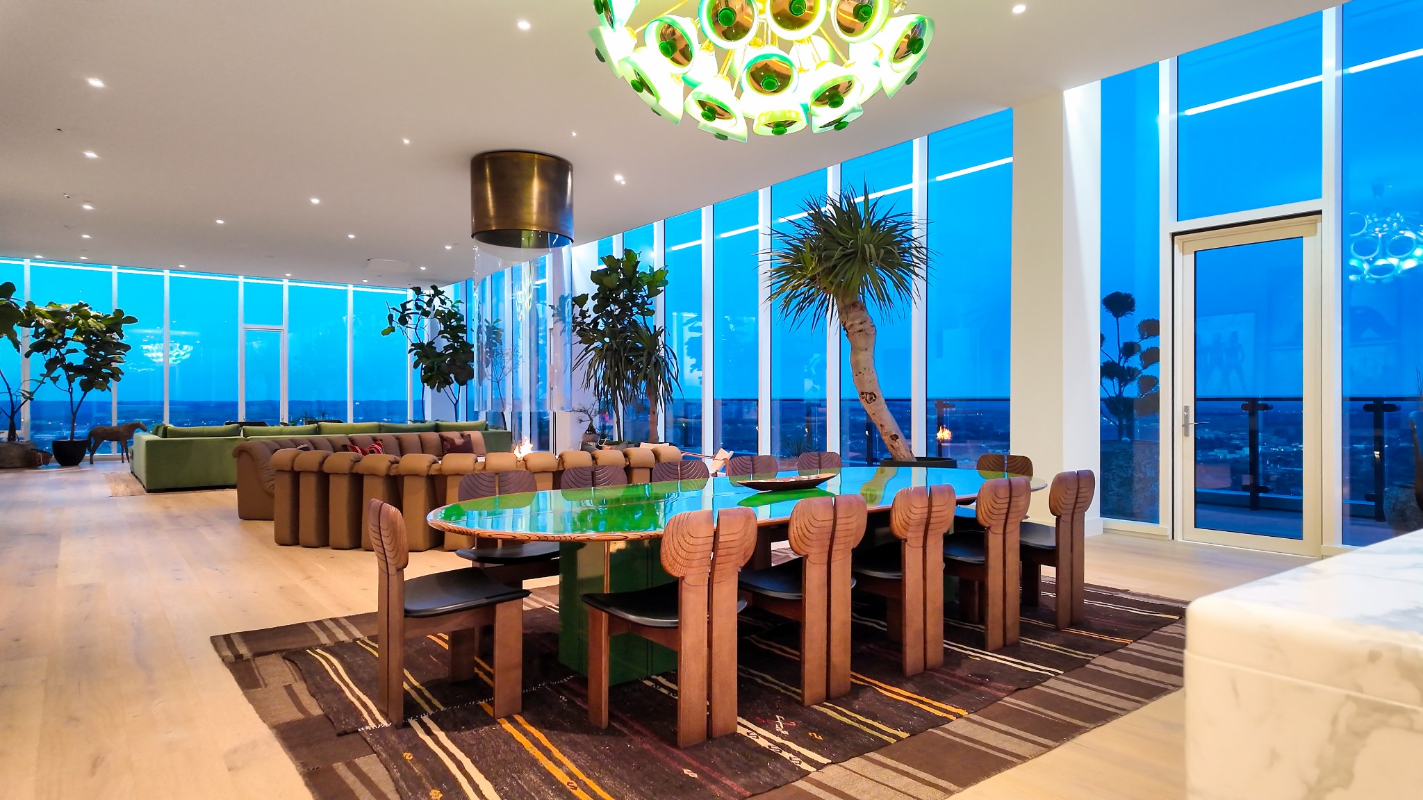 160 2nd Ave, S Unit: 4002