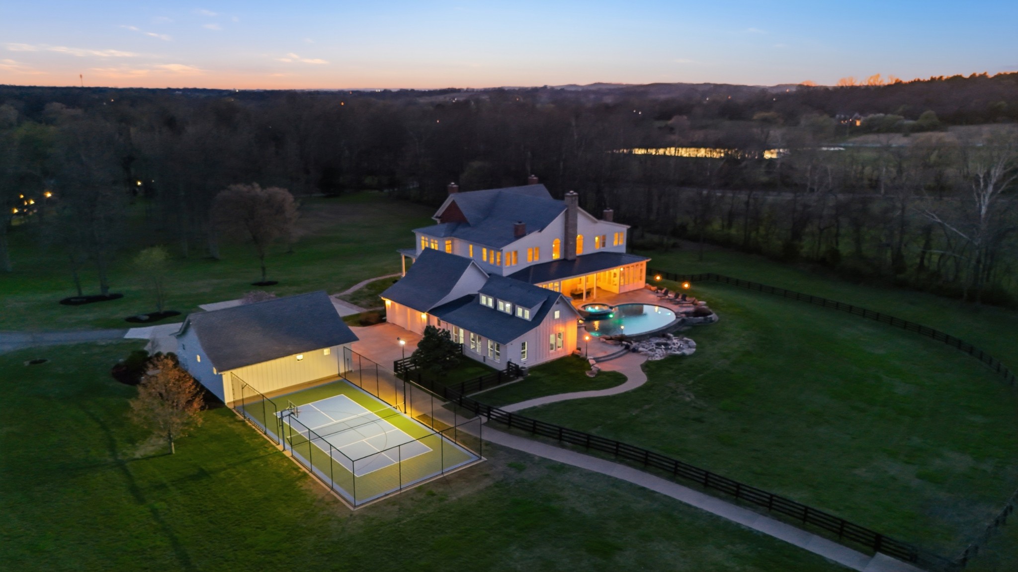4810 Scenic Oaks Ln
