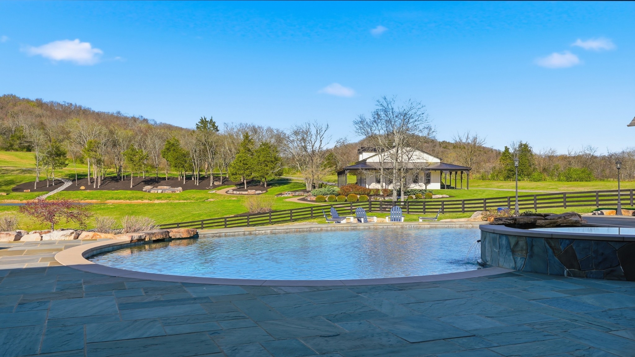 4810 Scenic Oaks Ln