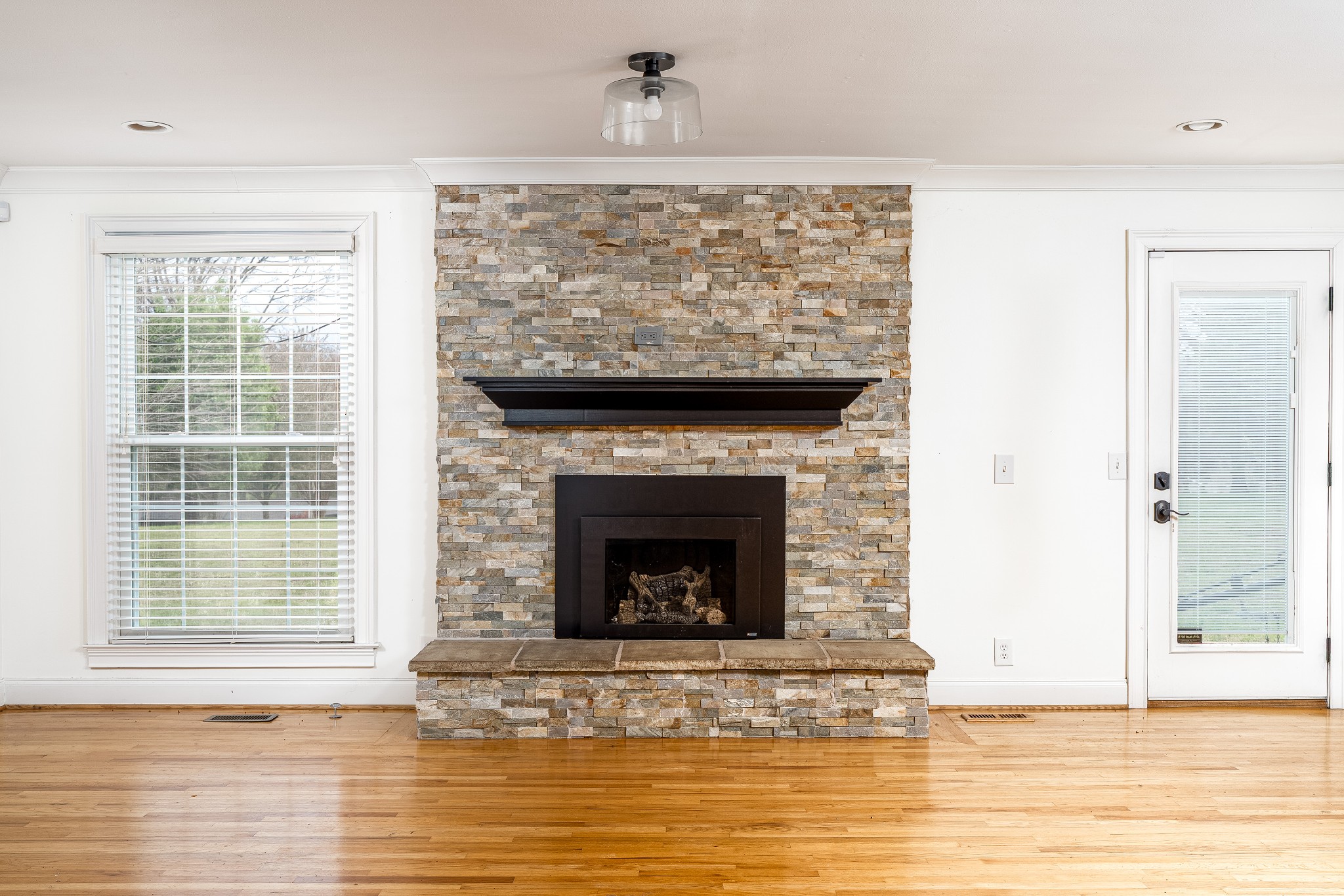 111 Poplar St