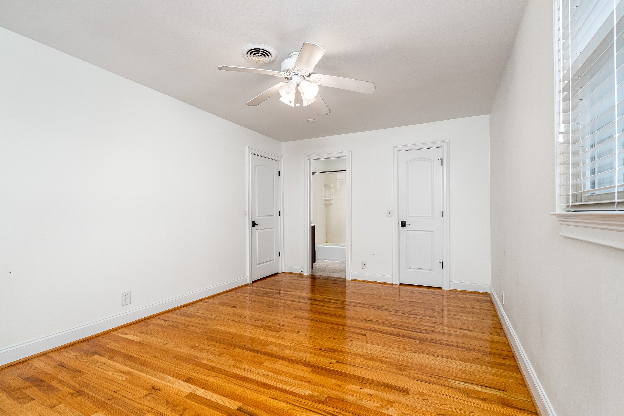 111 Poplar St