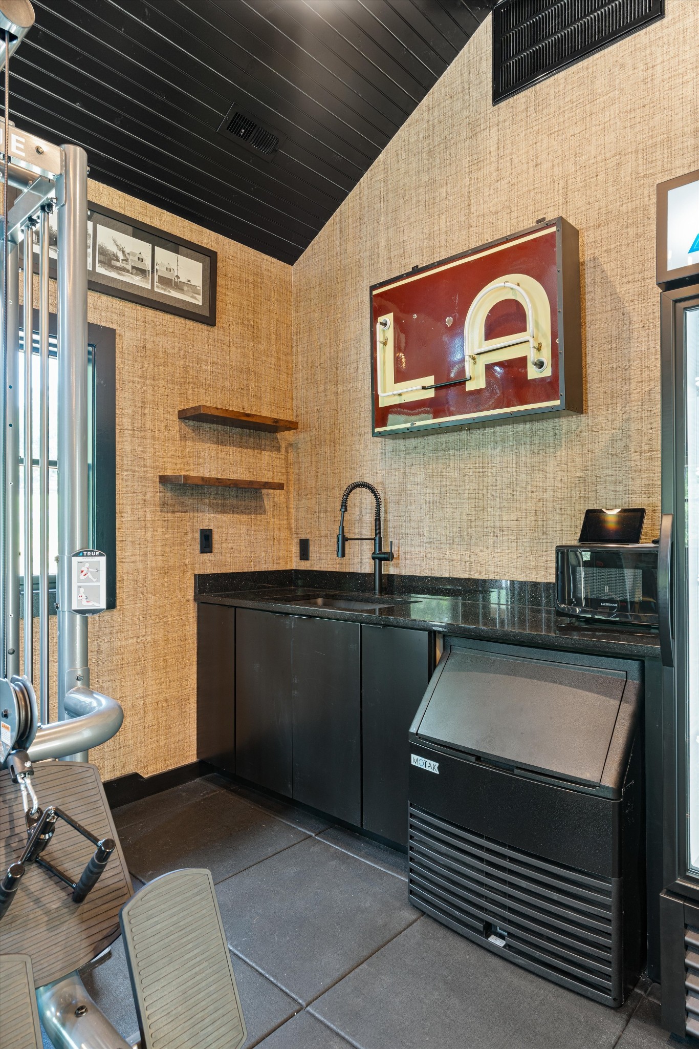 3360 Sweeney Hollow Rd