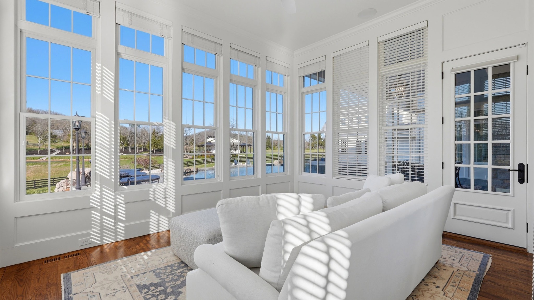 4810 Scenic Oaks Ln