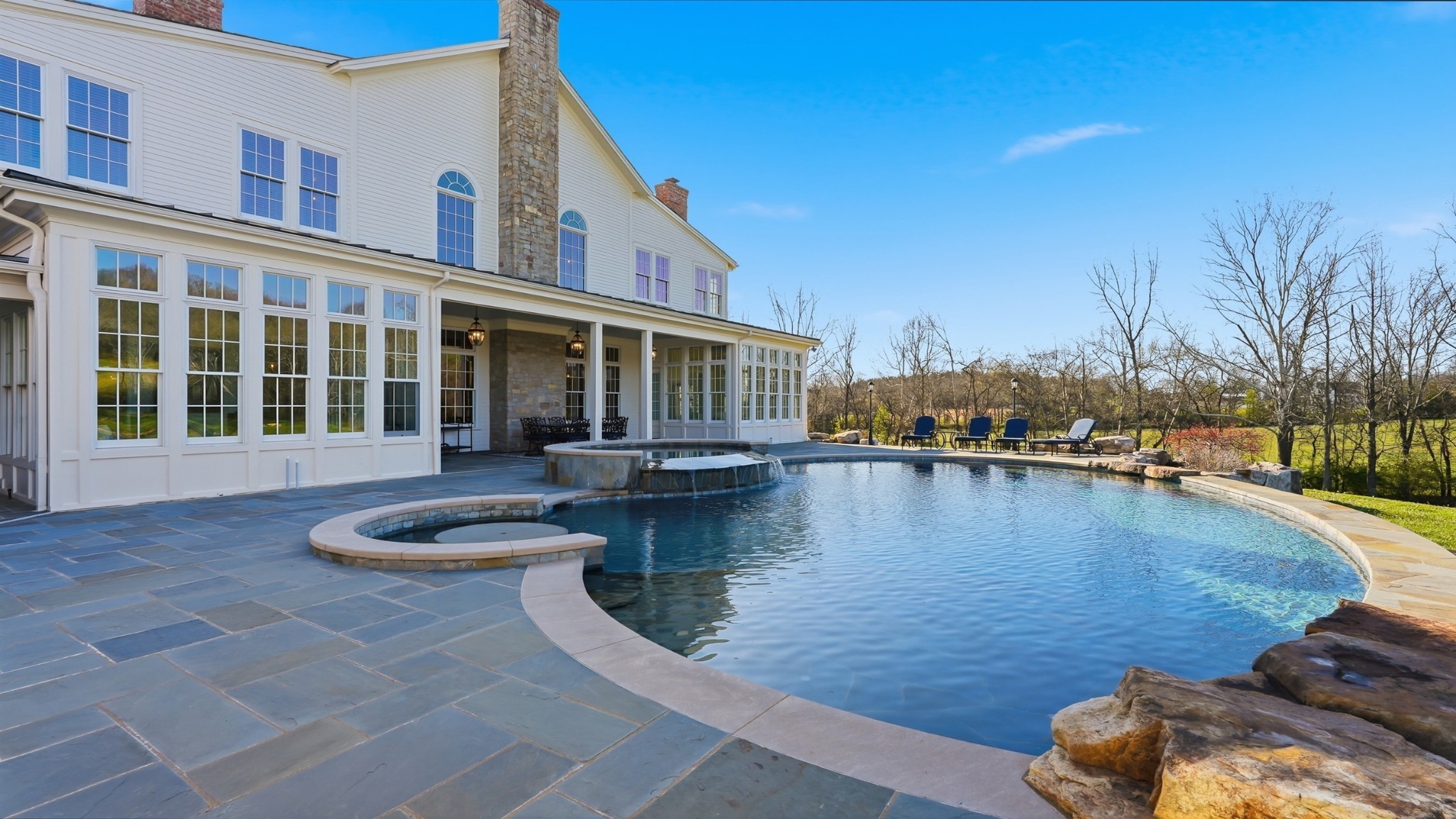 4810 Scenic Oaks Ln