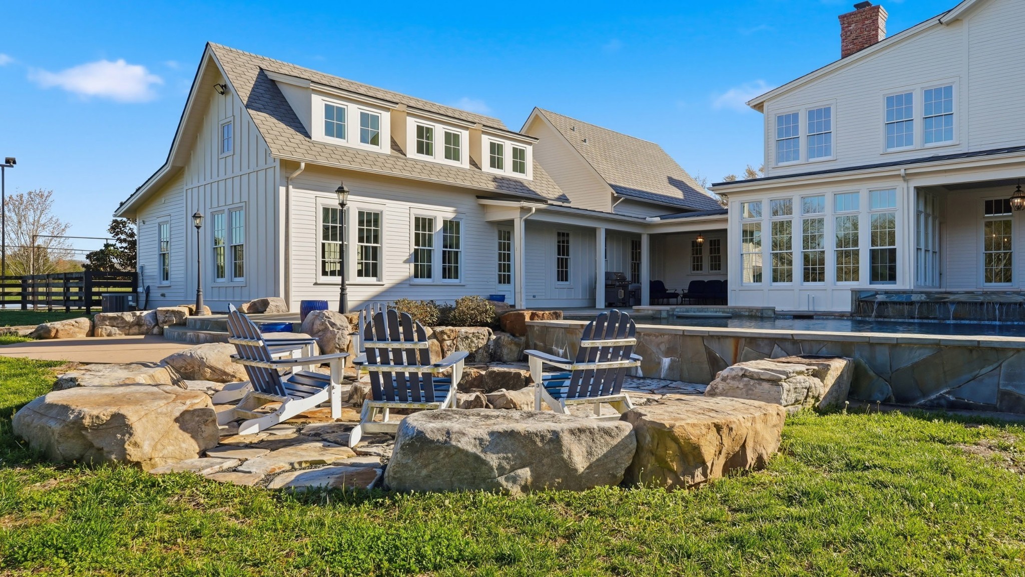 4810 Scenic Oaks Ln