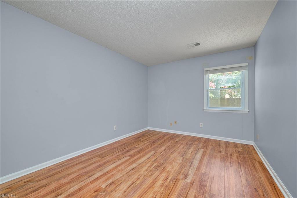 1577 Crescent Pointe LN