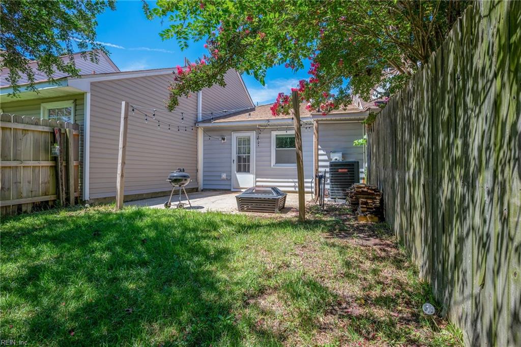 1577 Crescent Pointe LN