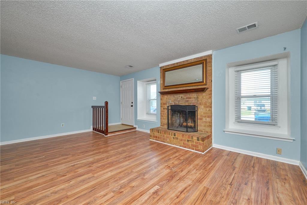 1577 Crescent Pointe LN