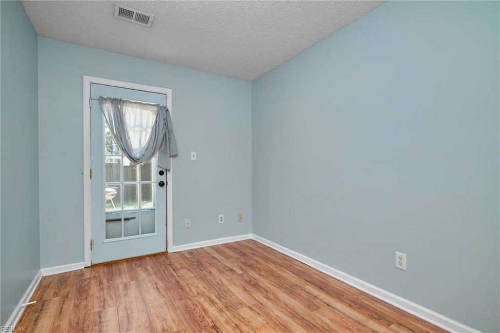 1577 Crescent Pointe LN