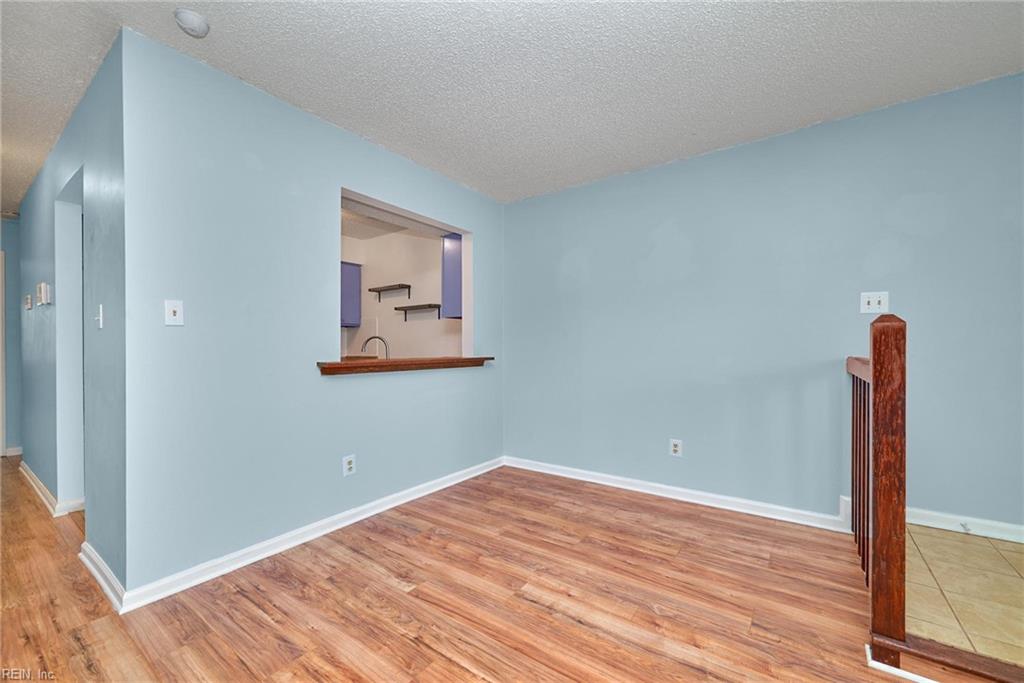 1577 Crescent Pointe LN