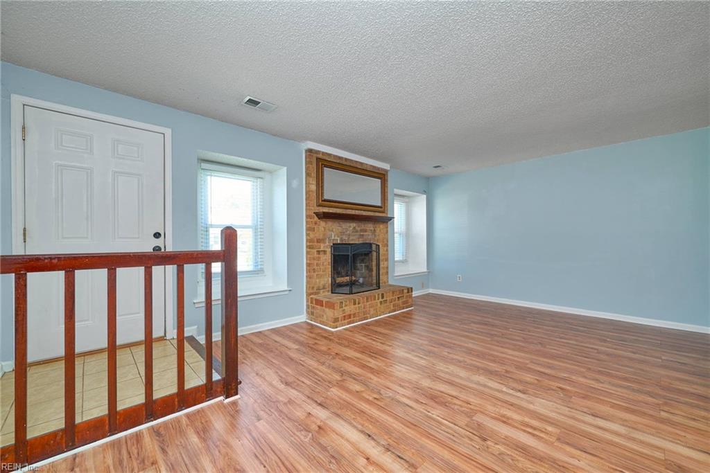 1577 Crescent Pointe LN