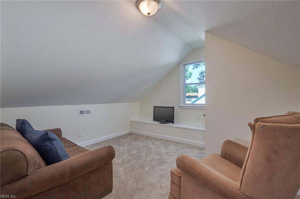 8039 Chesapeake BLVD