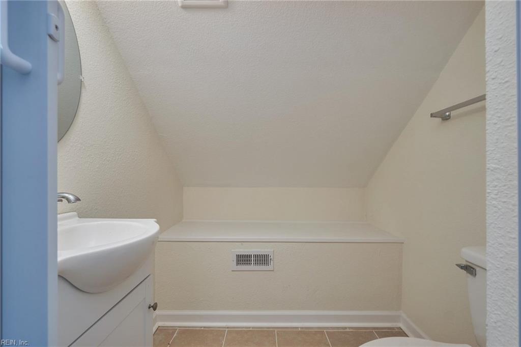 8039 Chesapeake BLVD