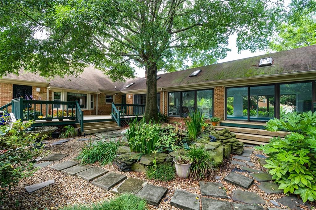 7112 Foxs Lair Court