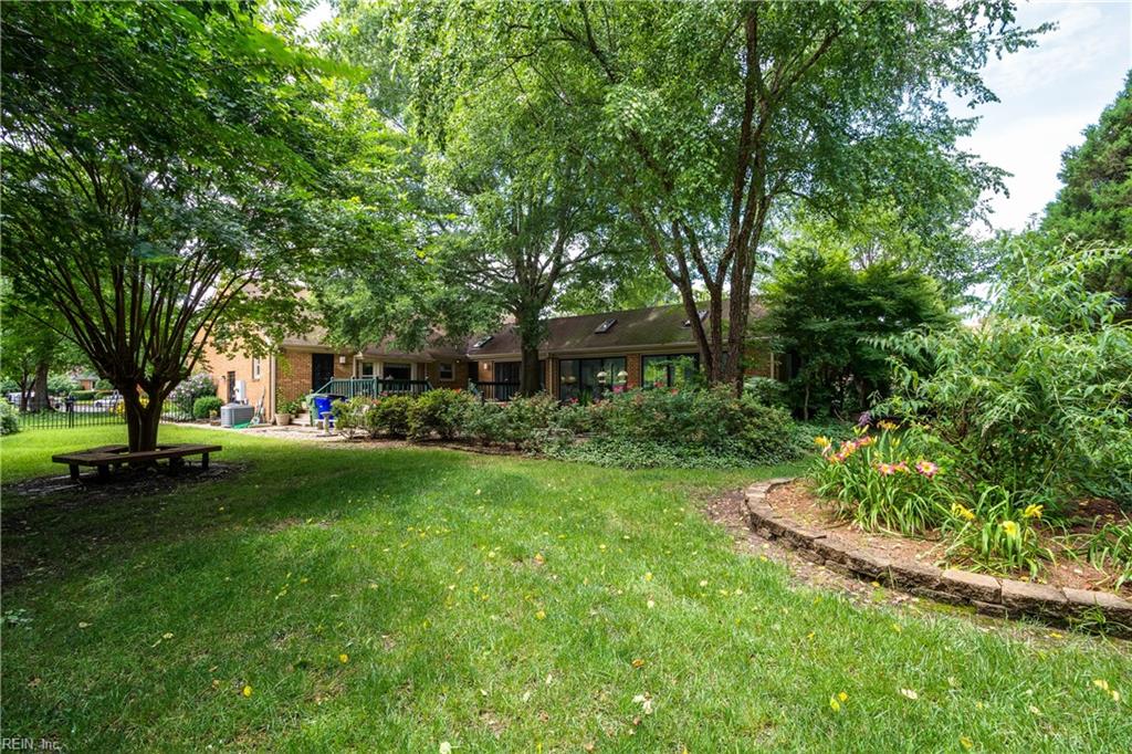 7112 Foxs Lair Court