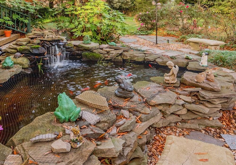 7112 Foxs Lair Court