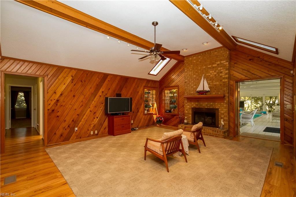 7112 Foxs Lair Court