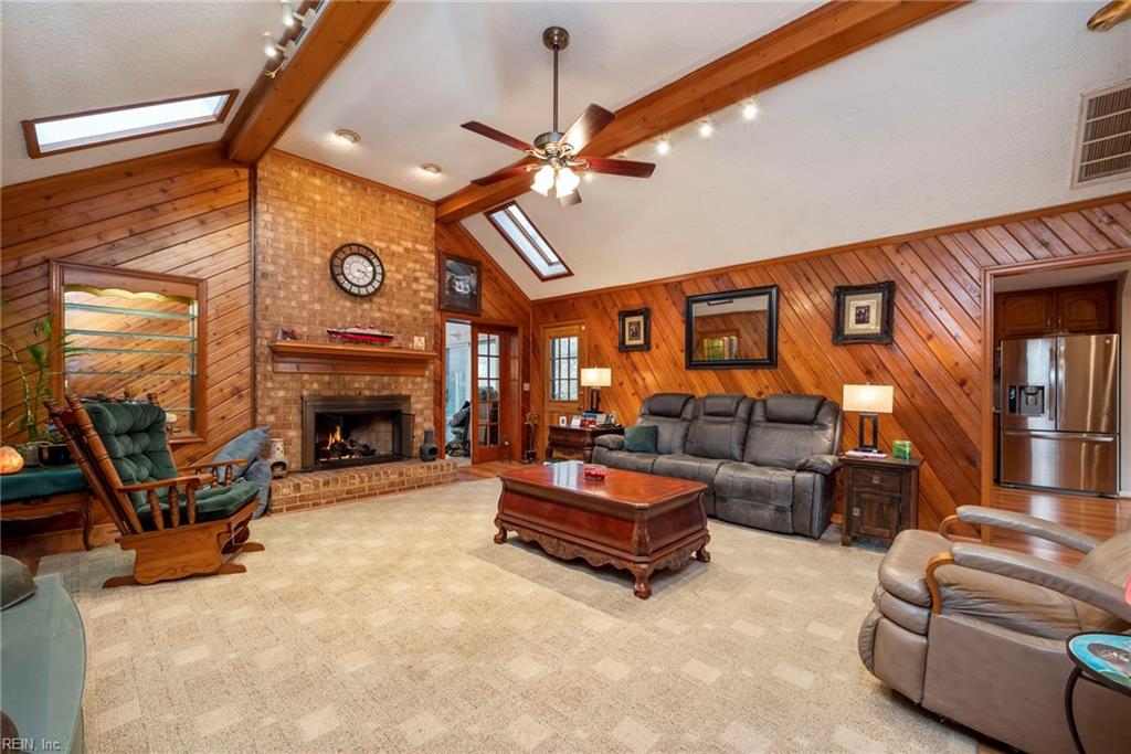 7112 Foxs Lair Court