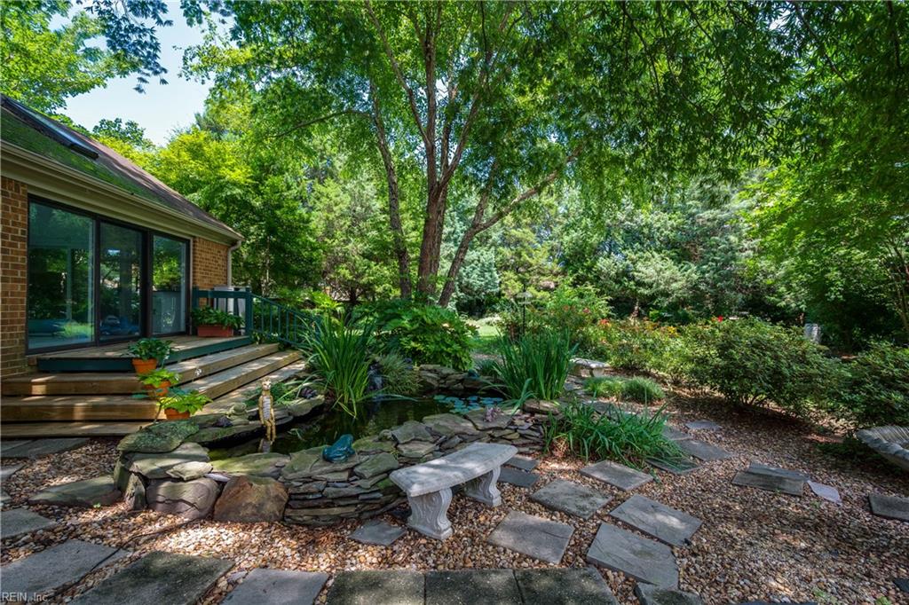 7112 Foxs Lair Court