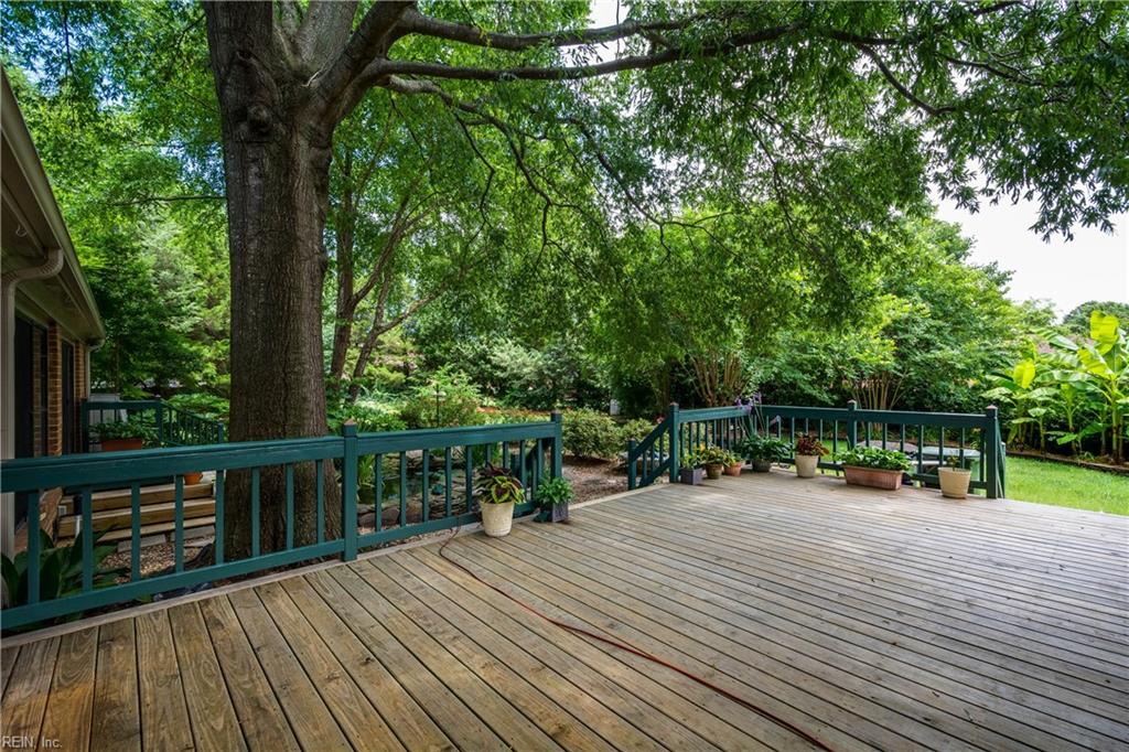 7112 Foxs Lair Court