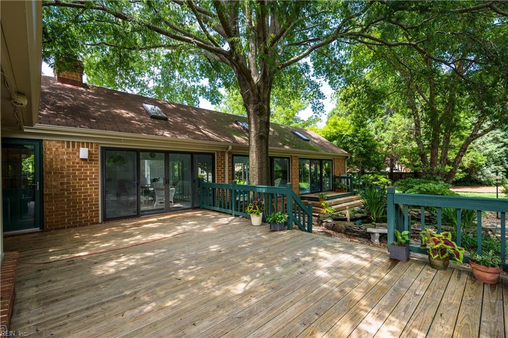 7112 Foxs Lair Court