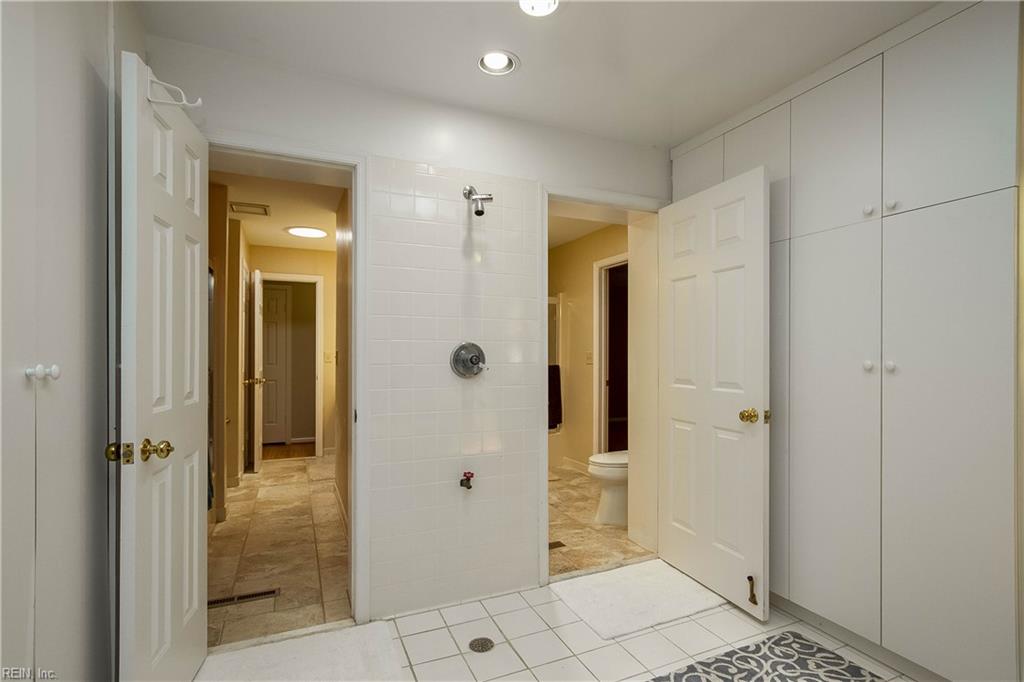 7112 Foxs Lair Court