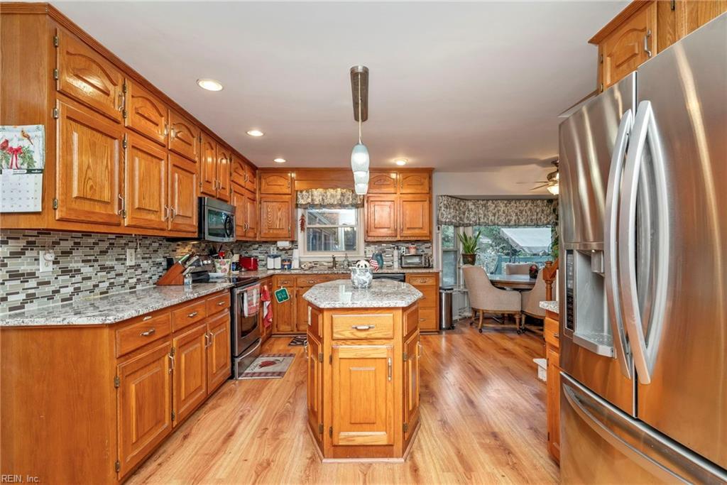 7112 Foxs Lair Court